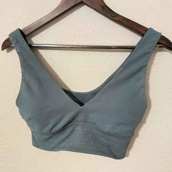 V-neck and scoop back Lululemon sports bra - Picture 2 of 2